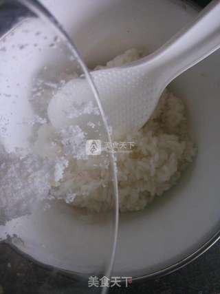 腊肠焗饭的做法步骤：1