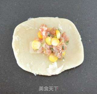 玉米鲜肉月饼的做法步骤:15
