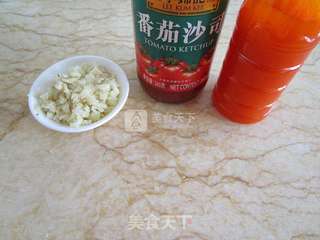 酸辣风味虾的做法步骤:2