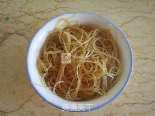 蒜蓉粉丝蒸大虾的做法步骤:2