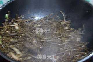 地瓜梗炒肉的做法步骤:8