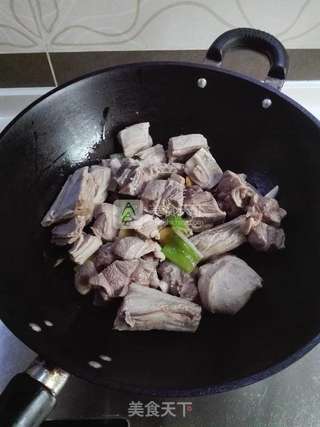 红焖羊肉的做法步骤:5