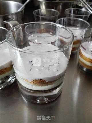 酸奶木糠杯的做法步骤:7