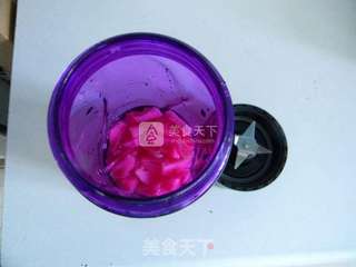 火龙果皮水饺的做法步骤:2