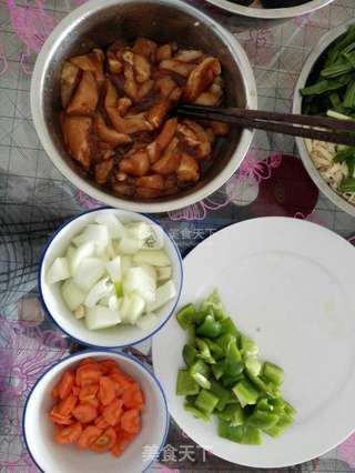 烧烤鸡肉串的做法步骤:3