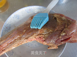 烤羊腿配蔬菜沙拉的做法步骤:7