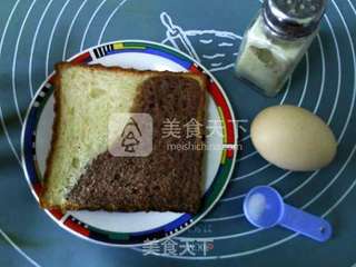 煎鸡蛋土司的做法步骤：1
