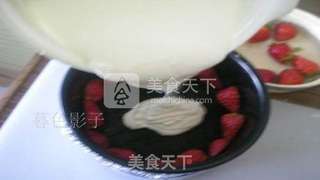 草莓慕斯蛋糕的做法步骤:10