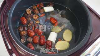 乌鸡香菇红枣汤的做法步骤:6