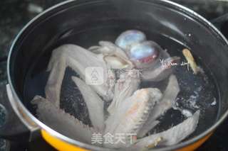 吮指卤鸭翅的做法步骤:2
