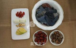 乌鸡香菇红枣汤的做法步骤:3