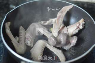 吮指卤鸭翅的做法步骤:4