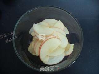 苹果玫瑰花的做法步骤:2
