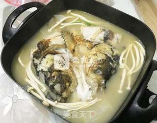 鱼头浓汤火锅的做法步骤:7