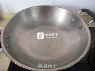 火龙果熘虾球的做法步骤:5