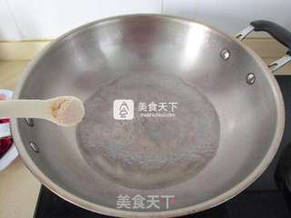 火龙果熘虾球的做法步骤:7