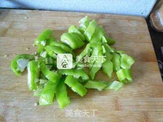 辣炒鱿鱼须的做法步骤：2