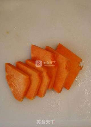 南瓜奶油浓汤的做法步骤:2