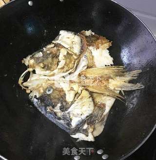 鱼头浓汤火锅的做法步骤:5