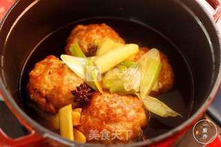 四喜丸子一厨作铸铁锅版的做法步骤:7