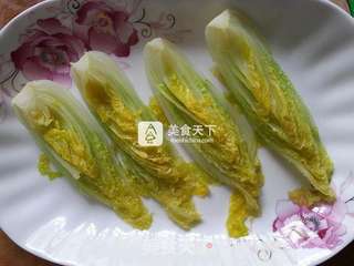 海鲜菇皮蛋娃娃菜的做法步骤:4