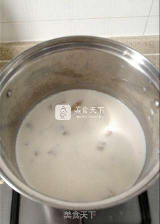 红豆芋艿牛奶炖的做法步骤:3
