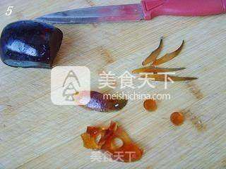 【桃李厨艺】新春餐桌新菜谱来了 富贵有余——皮蛋豆腐的做法步骤:5