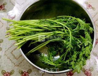 刀鱼炖茼蒿的做法步骤:4