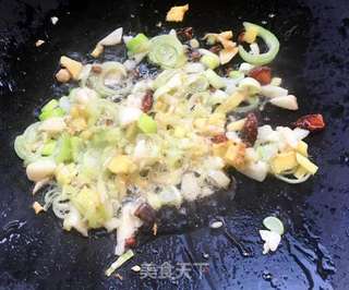 刀鱼炖茼蒿的做法步骤:7