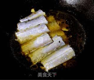 刀鱼炖茼蒿的做法步骤:10