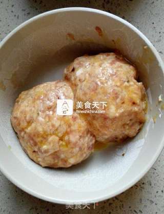 红烧狮子头的做法步骤:6