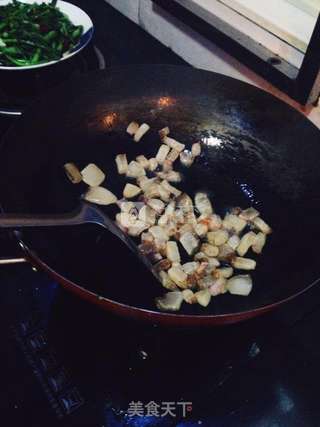 腊肉洋葱炒饭的做法步骤:2