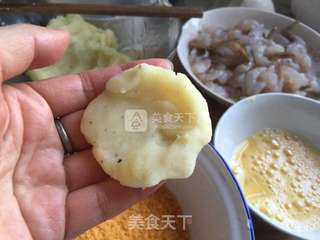 土豆泥芝士虾球的做法步骤:4