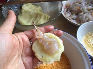 土豆泥芝士虾球的做法步骤:5