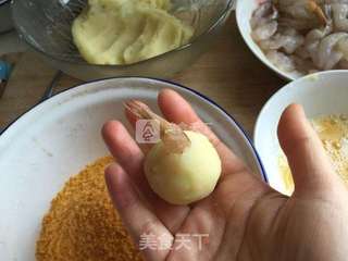 土豆泥芝士虾球的做法步骤:7