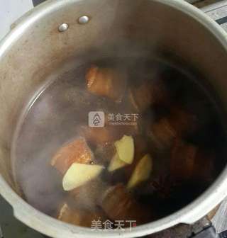 酸菜红烧肉的做法步骤：7