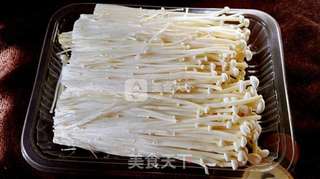 烤脱骨鸡翅金针菇的做法步骤：2