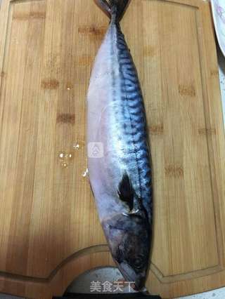 烤青花鱼的做法步骤：1