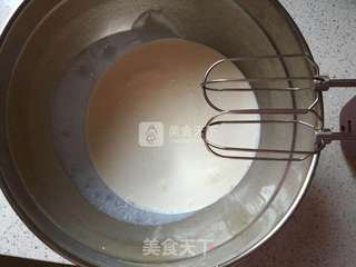 草莓黑森林蛋糕的做法步骤:2
