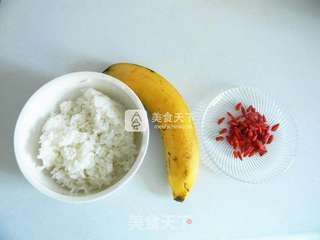 香蕉大米粥的做法步骤：1