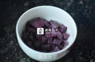 紫薯小花卷的做法步骤:2