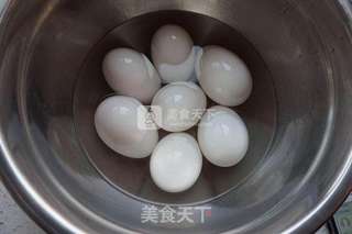 自制爆油咸鸭蛋的做法步骤:3