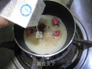 玫瑰奶茶的做法步骤:4
