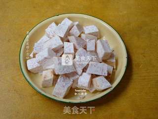 芋头焖鸡的做法步骤:2