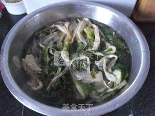 砂锅干白菜的做法步骤：1