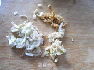 水煮鱼头的做法步骤：2
