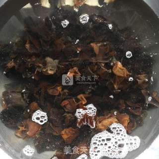 泡椒黑木耳的做法步骤:3
