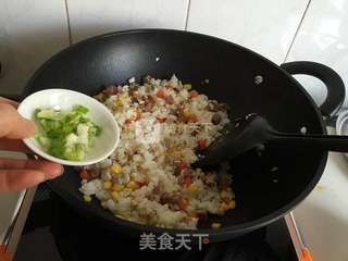 蘑菇香肠炒饭的做法步骤:8