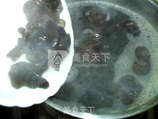 香菇木耳淡菜汤的做法步骤:9