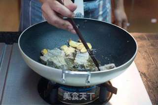 马来西亚鱼头米粉的做法步骤：2